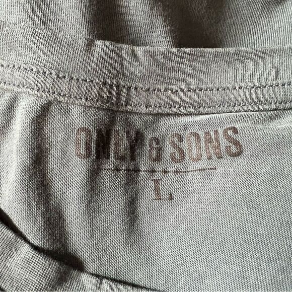 3 for $30! Only & sons graphic tee. Size large - Picture 6 of 9